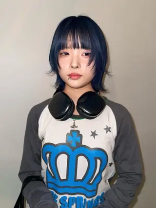 ミディアム カラー ウルフ/似合わせ レイヤー/RIHOのヘアスタイル