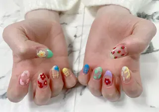 ロング カラー ネイル Q Free nailsのネイルデザイン