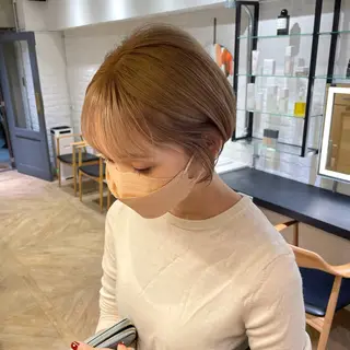 ショート カラー ブリーチ/レイヤー 🌻Mutsumiのヘアスタイル