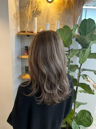 ミディアム カラー ハイトーンカラ ー/小川のヘアスタイル
