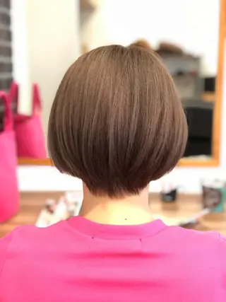 ショート カラー 美髪矯正 🌈髪質改善 山下のヘアスタイル