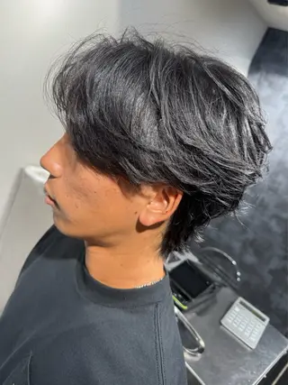 メンズ 表参道フェザーパーマ ニュアンスパーマのヘアスタイル