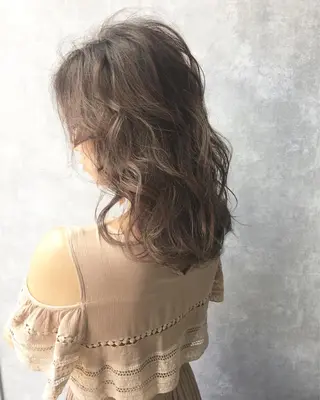ミディアム カラー レイヤーカット BLend 渋谷のヘアスタイル