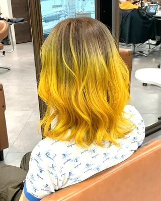 ミディアム カラー ウルフとハイトーン みっちー✂️のヘアスタイル