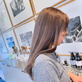 ロング カラー カジュアルを女っぽく 𝗮𝘆𝗮𝗰𝗼のヘアスタイル