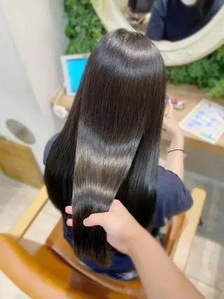 ロング 💙mai🫧 縮毛矯正・ハイライトのヘアスタイル