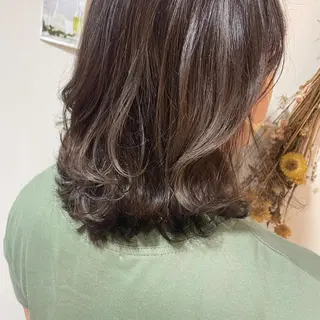 ミディアム カラー 松佐 ゆかりのヘアスタイル