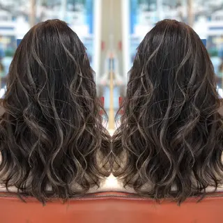 セミロング Y Uのヘアスタイル