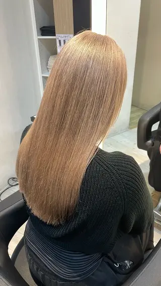 ロング カラー ブリーチ/髪質改善/ ハイトーン/暖色のヘアスタイル