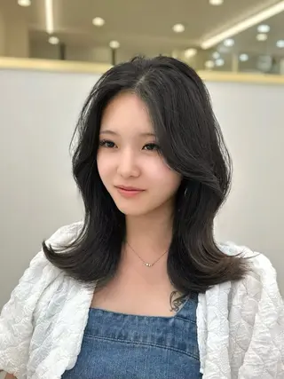 ミディアム 韓国顔まわり/前髪 /レイヤー/いつきのヘアスタイル