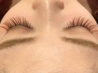 マツエク・マツパ 万都里 MATSURIのヘアスタイル