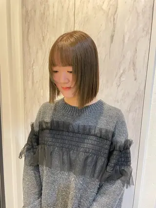 ミディアム カラー 渋谷 留菜のヘアスタイル