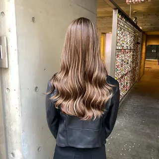 ロング カラー ハイライト／髪質改善 裕樹のヘアスタイル