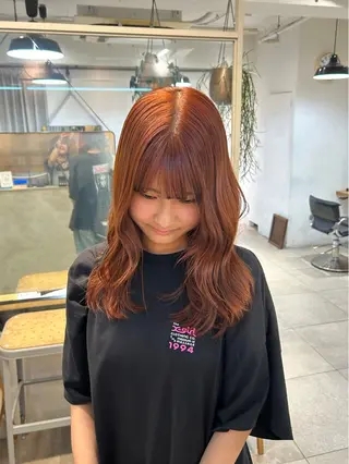 カラー moeka 表参道のヘアスタイル