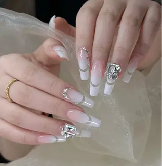 ネイル Luvia Ginza所属・Luvia Ginzaのネイルデザイン