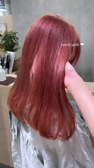 セミロング hitomi 〜カラーモデル〜のヘアスタイル