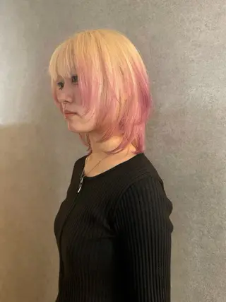 ミディアム カラー ハイトーン/ウルフ/ レイヤー/Asukaのヘアスタイル