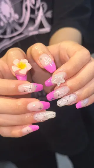 ネイル 🎀韓国レイヤー特化 🎀ベージュ/ミクのヘアスタイル