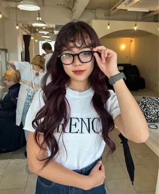 ロング カラー Maho/海外 レイヤー/ハイトーンのヘアスタイル