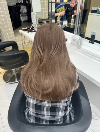 セミロング カラー ヘアアレンジ SALOWIN藤沢店所属・艶カラー の達人のヘアスタイル