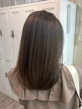 ミディアム カラー 🦋レイヤー職人 猪瀬玲奈🦋のヘアスタイル