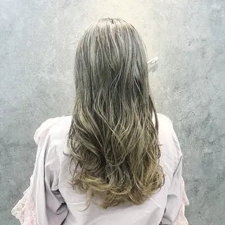 セミロング 所渉/韓国レイヤー /ウルフカットのヘアスタイル