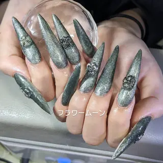 ネイル フラワー ムーンのネイルデザイン