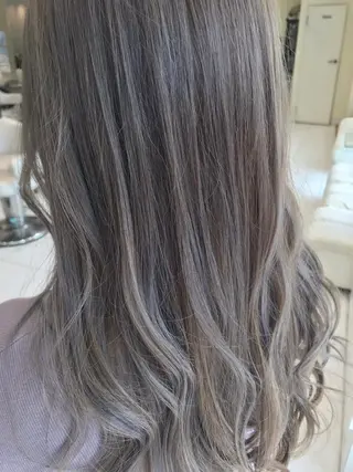 ロング カラー 保子 祐里香のヘアスタイル