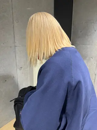 ミディアム カラー Yahiko ハイトーンのヘアスタイル
