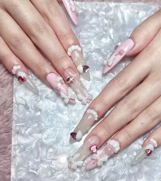 ネイル AngelChris ビューティーサロンのネイルデザイン