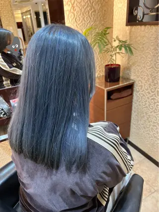 ロング カラー 郷右近 すずのヘアスタイル