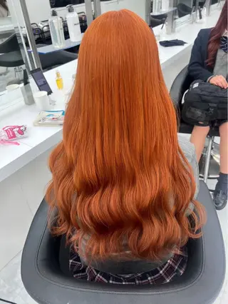 カラー ユイ☆ハイトーン ☆ブリーチデザインのヘアスタイル