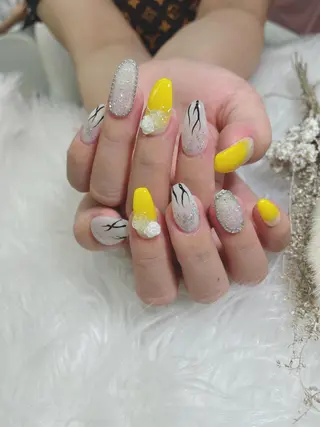 ネイル 🦋ネイルサロン ブラン🌈ゆりのネイルデザイン