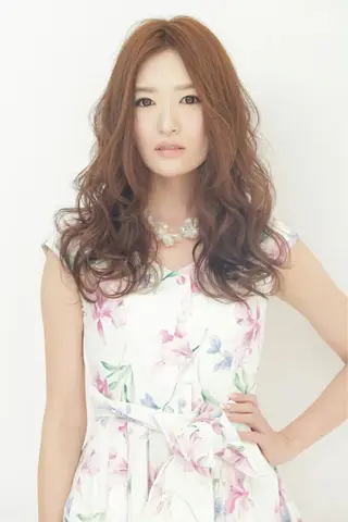 セミロング ロング カラー パーマ 佐々木 政徳のヘアスタイル