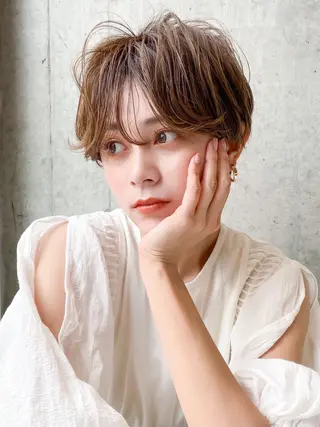 ショート hoNua. 栄/透明感カラーのヘアスタイル