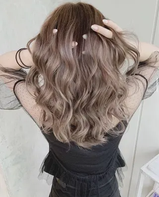 ロング カラー 🫧 栄ハイトーン Yasuyo🫧のヘアスタイル