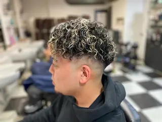 ショート カラー パーマ メンズ TOMO所属・松坂 祐斗のヘアスタイル