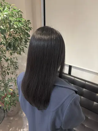 セミロング はしもとひより/ 艶カラー/ストレートのヘアスタイル