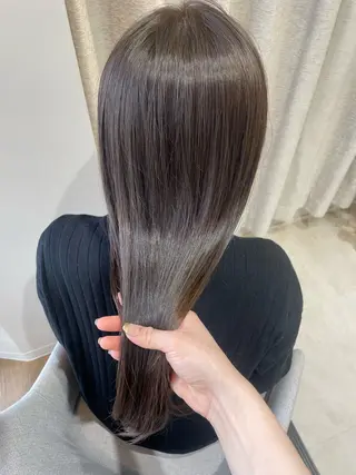 セミロング カラー ayano / 透明感・くすみカラーのヘアスタイル