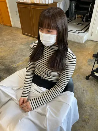 ロング カラー MIOベージュカラー 柔らかいカラーのヘアスタイル