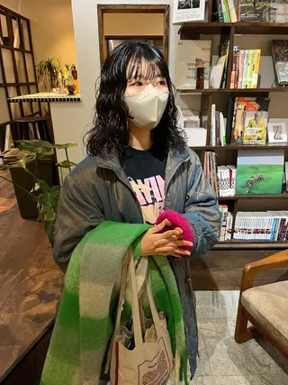 セミロング 金田 夏野のヘアスタイル