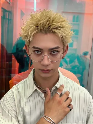 ショート カラー メンズ フェザーパーマ浦和 スパイキーショートのヘアスタイル