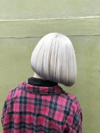 ミディアム カラー レイヤー・ブリーチ kiyotoshiのヘアスタイル