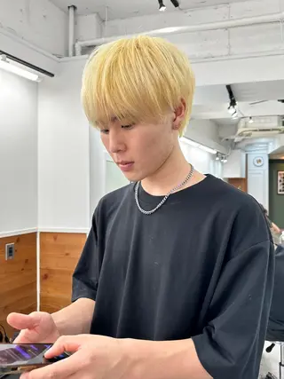 ミディアム カラー メンズ グランジヘア 無造作ヘアHYUGAのヘアスタイル