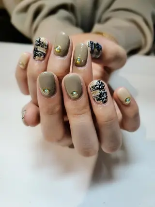 ネイル ビーケア自由が丘所属・えみ えみのネイルデザイン