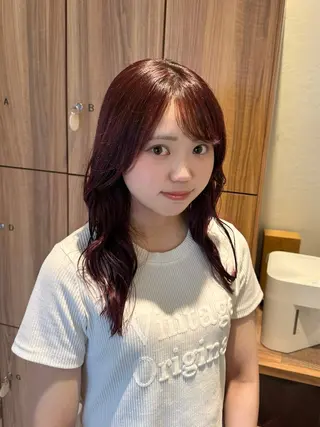 ロング カラー 小宮山 桃加のヘアスタイル