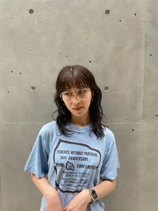 ミディアム 角南 莉朱のヘアスタイル