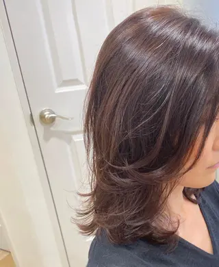 ミディアム La paix所属・パーソナルカラー lapiax阿部のヘアスタイル