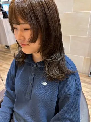 セミロング カラー しみず さくら🌸のヘアスタイル