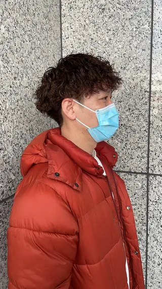 ショート カラー パーマ メンズ メンズパーマのプロ 川野翔太のヘアスタイル